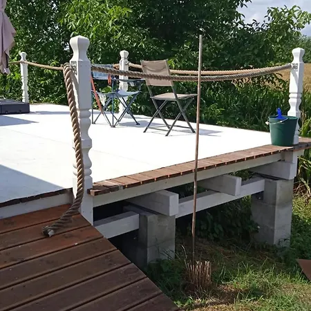 Maringotka U Lesa Chalé